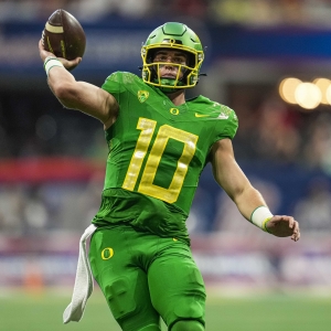 Oregon vs. Washington Prediction, Pick, and Odds: Can Bo Nix