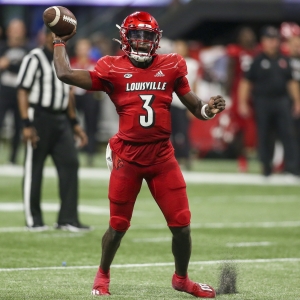 Louisville Cardinals beat UCF Knights in college football game