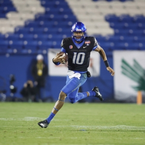 BOISE, ID - SEPTEMBER 30: Boise State Broncos quarterback Taylen