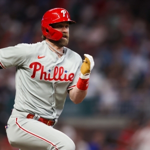 Philadelphia Phillies hold on to beat Pittsburgh Pirates