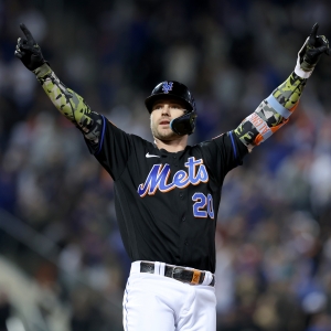 Best MLB bets today and an NFL betting trend that is 24-0 - PHNX