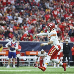 Seahawks vs. Chiefs predictions: NFL picks, odds and betting offers