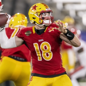 BIRMINGHAM, AL - APRIL 16: New Jersey Generals quarterback Luis Perez (2)  lines up for a play during the inaugural USFL game between the New Jersey  Generals and Birmingham Stallions on April 16, 2022, at Protective Stadium  in Birmingham, AL