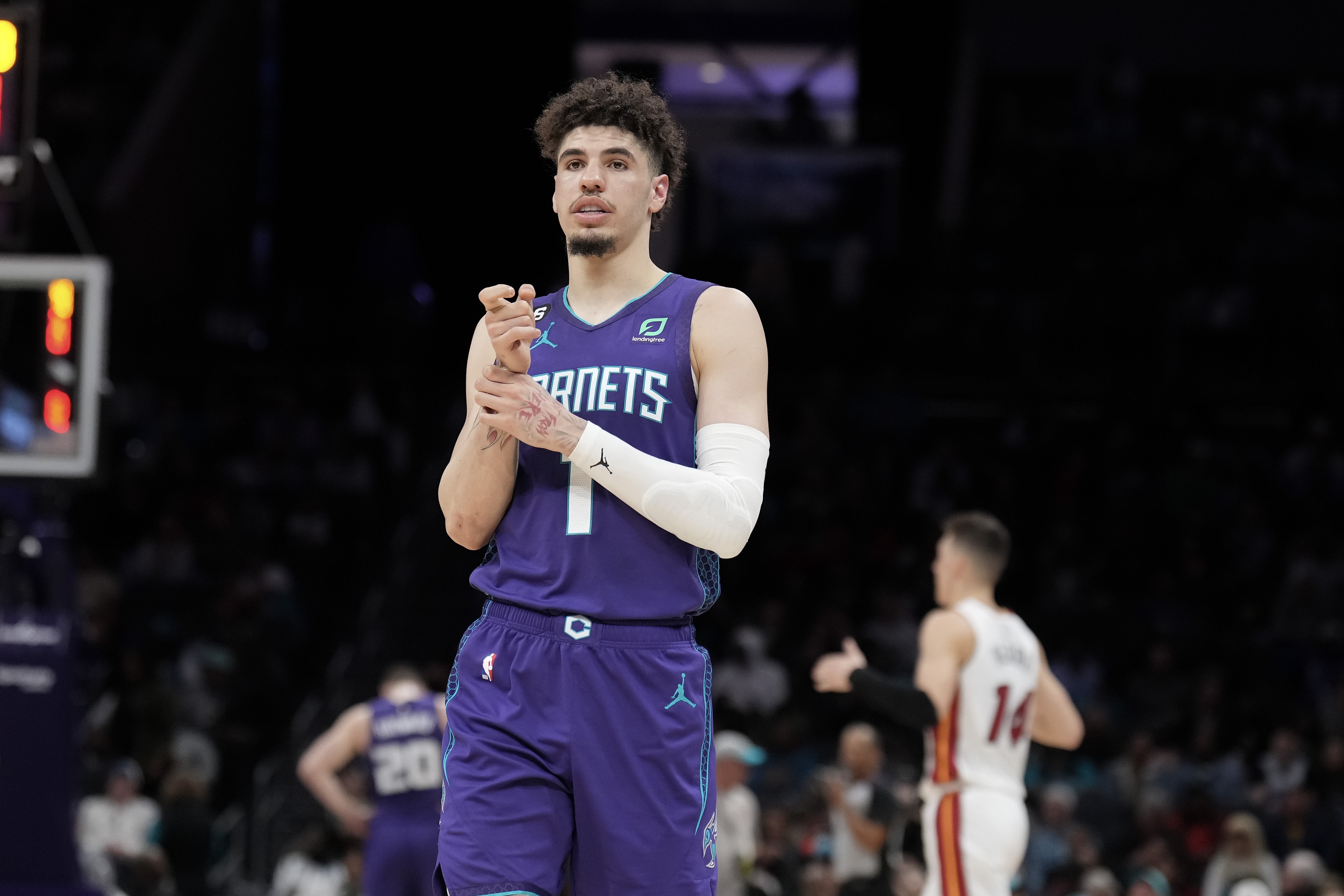 Charlotte Hornets at Los Angeles Lakers odds, picks and prediction