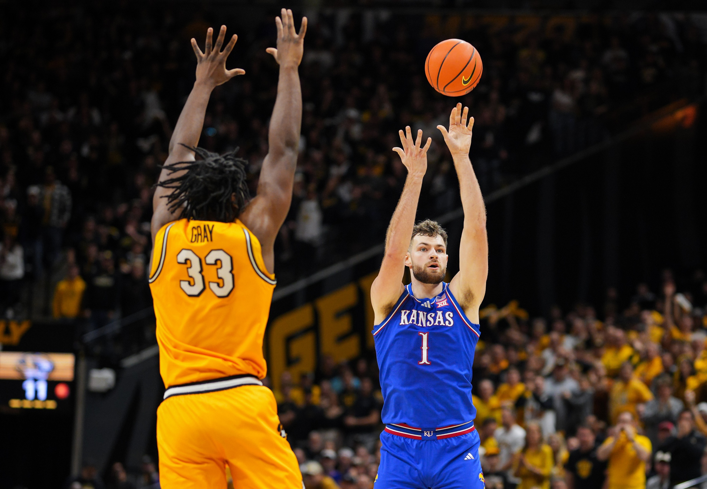 college basketball picks Hunter Dickinson Kansas Jayhawks predictions best bet odds