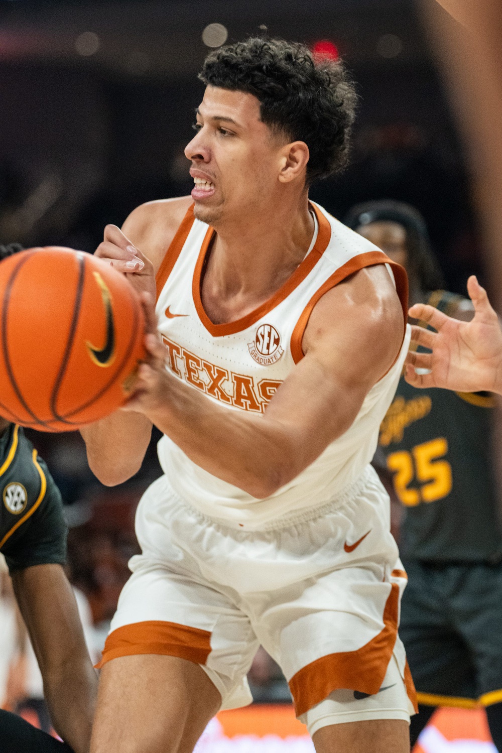 college basketball picks Kadin Shedrick Texas Longhorns predictions best bet odds