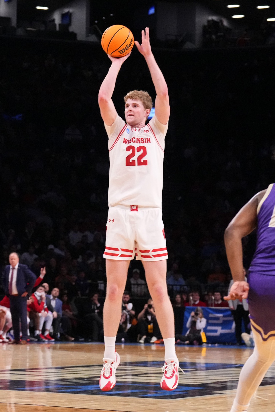 college basketball picks Steven Crowl Wisconsin Badgers predictions best bet odds