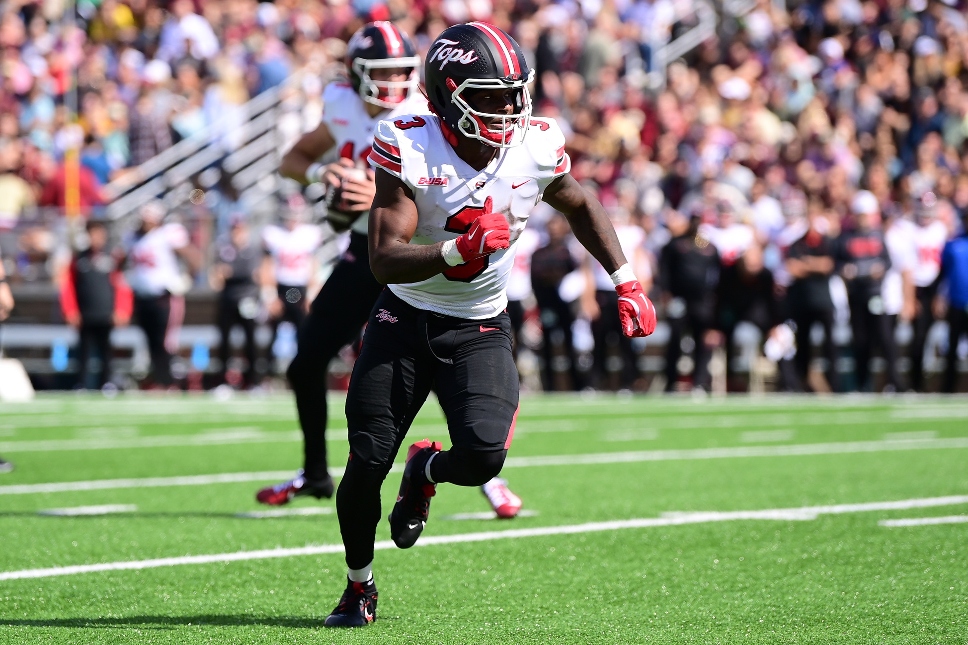 college football picks Elijah Young Western Kentucky Hilltoppers predictions best bet odds