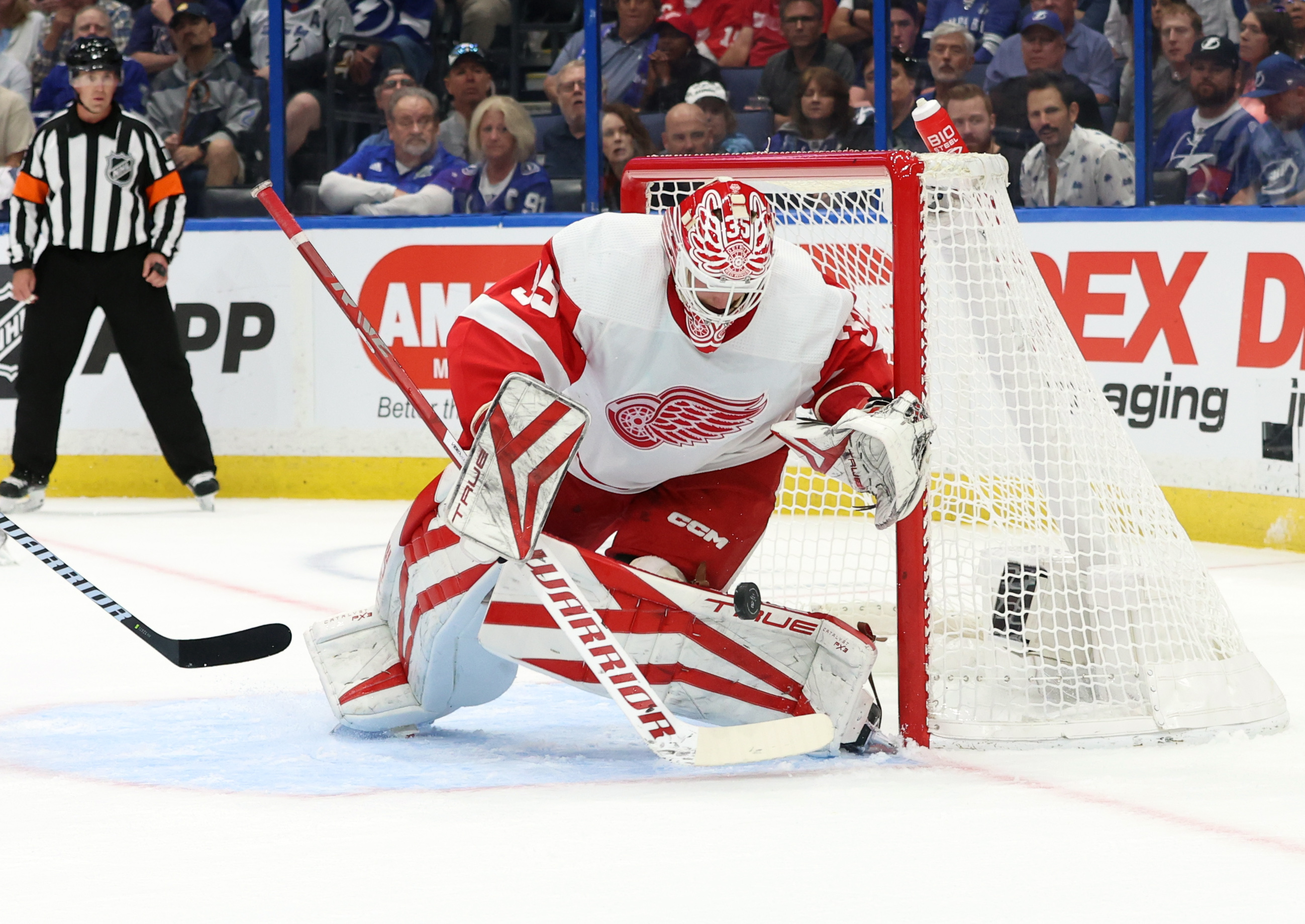 Detroit Red Wings pick up Yamamoto, Kostin in trade with Oilers