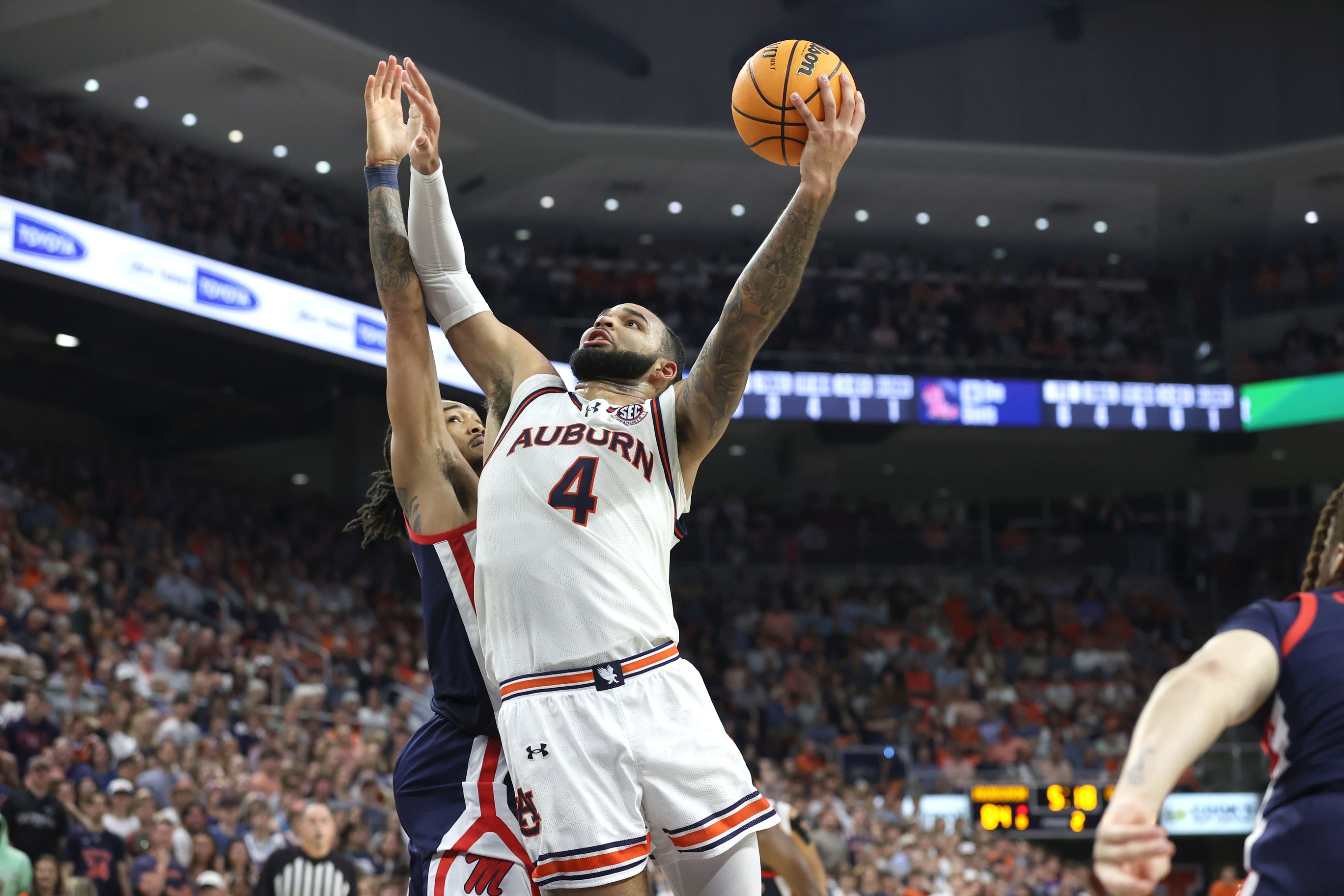 College basketball handicapping roundup Johni Broome Auburn Tigers