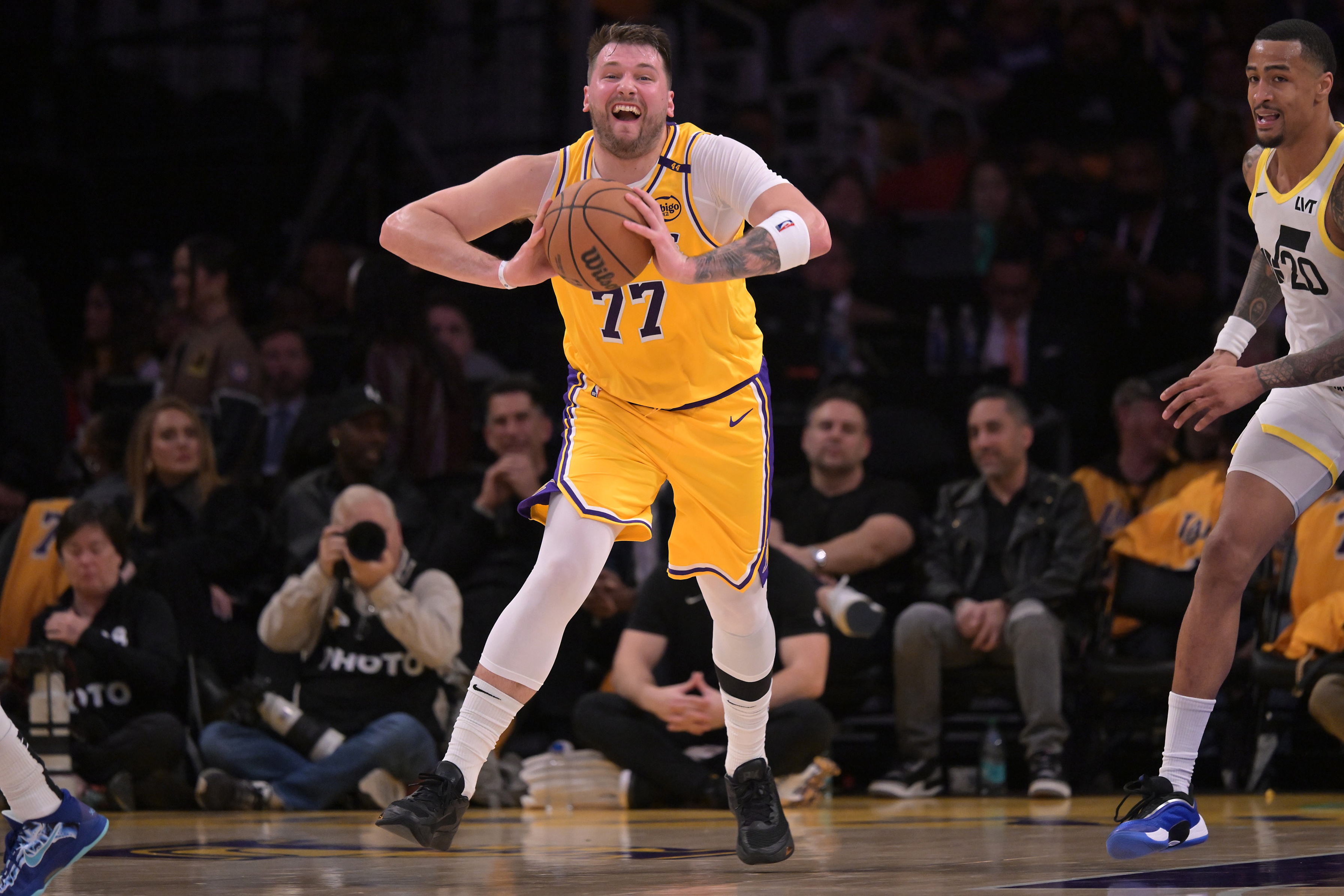 Hot and cold NBA betting teams ATS and Over Under Luka Doncic Los Angeles Lakers