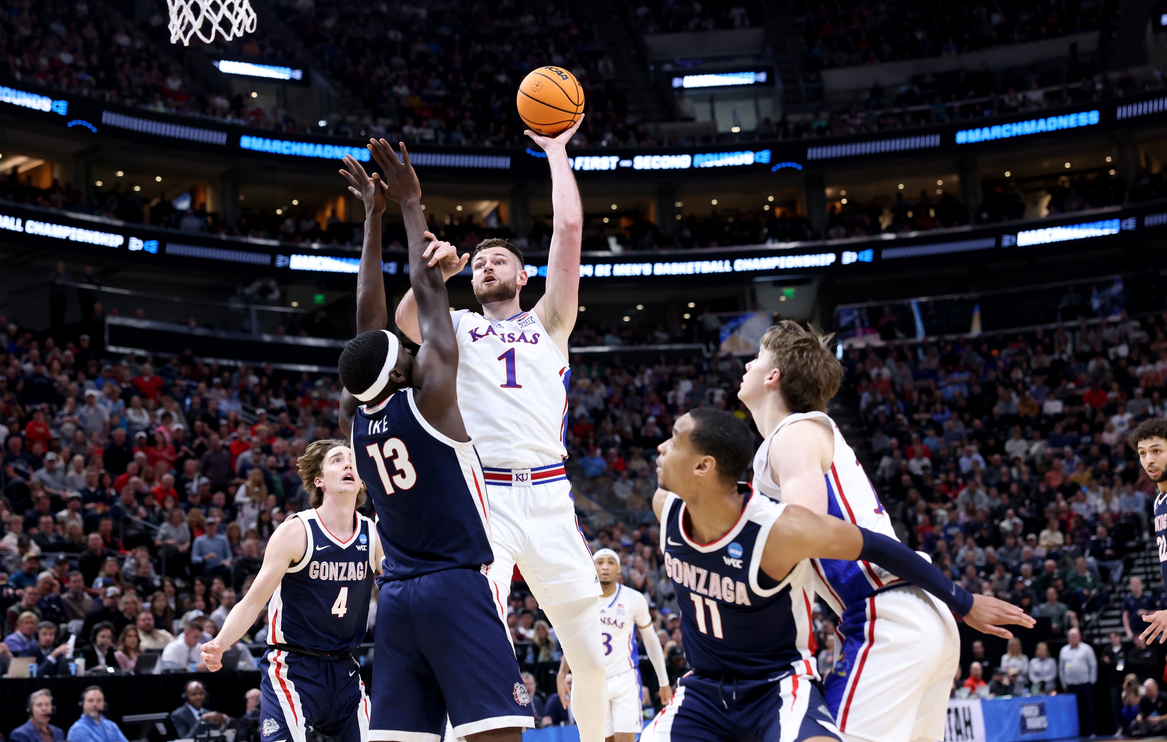 Kansas Jayhawks basketball predictions Hunter Dickinson