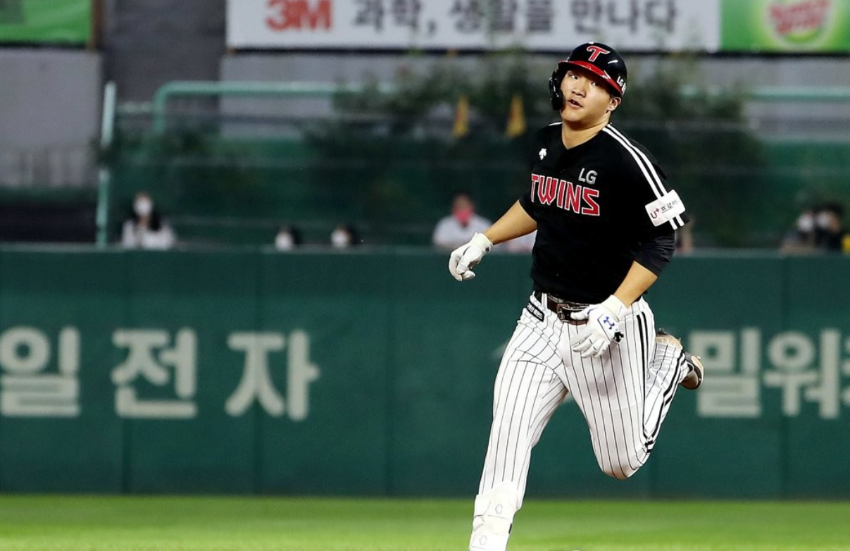 LG Twins beat defending champs Doosan Bears to open 2020 KBO season