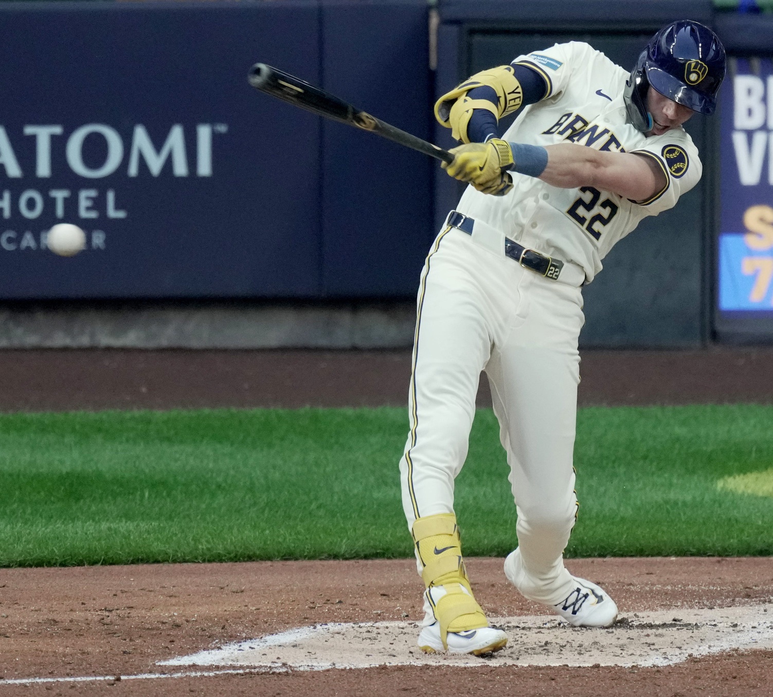 mlb picks Christian Yelich Milwaukee Brewers predictions best bet odds