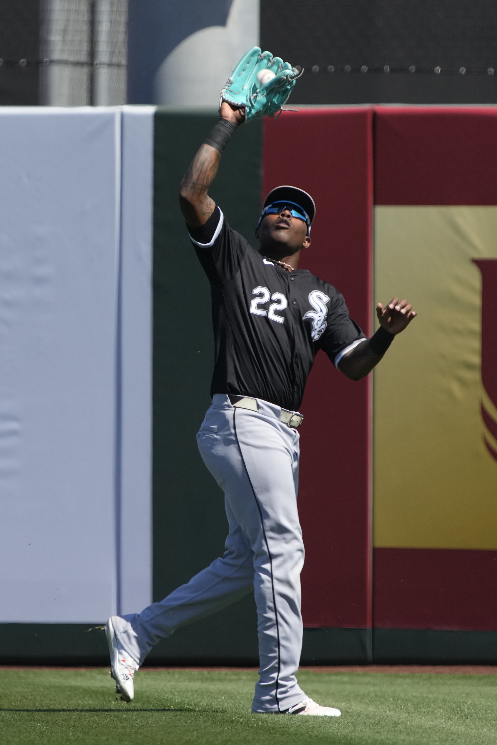 mlb picks Oscar Colas Chicago White Sox predictions best bet odds