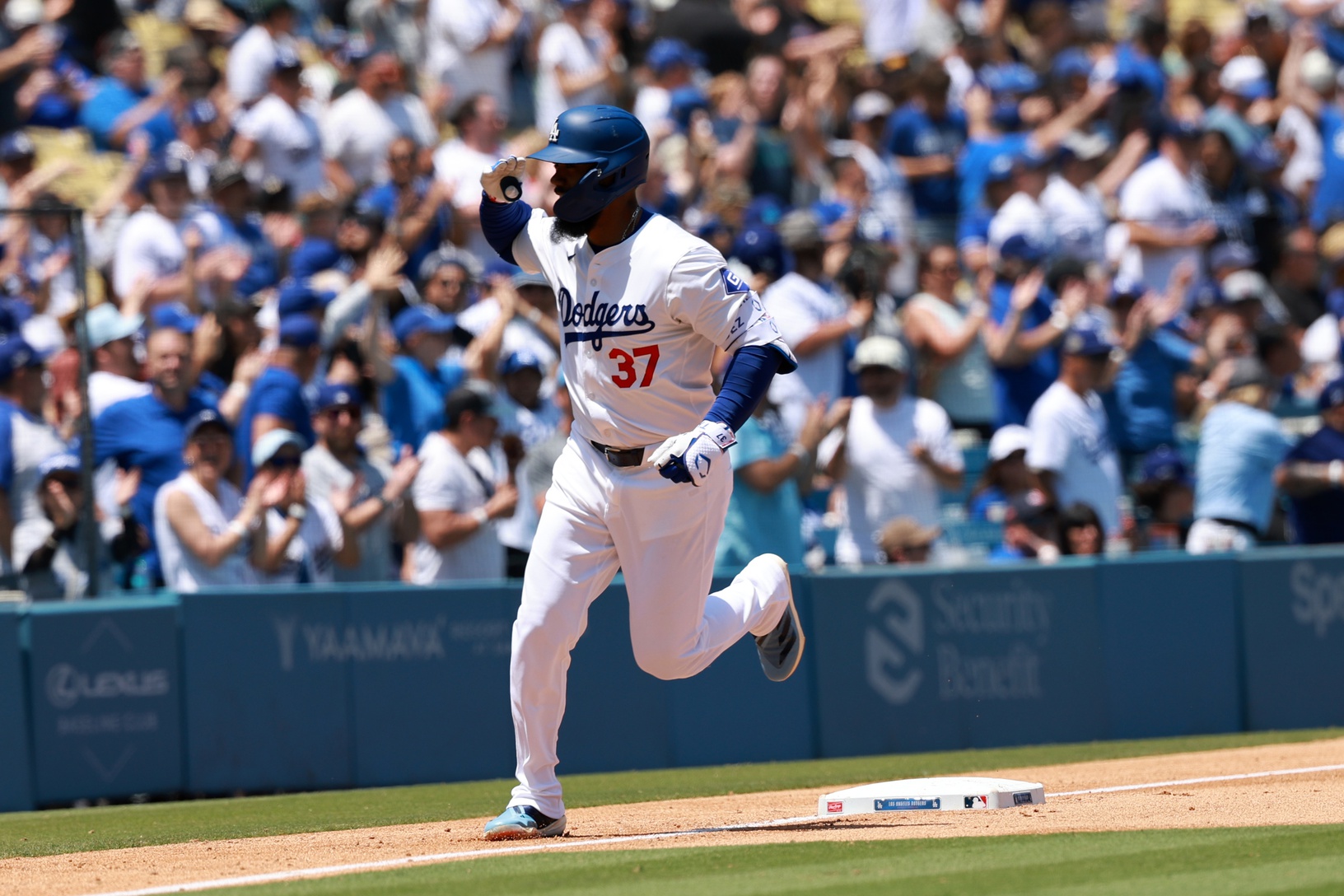 mlb picks Teoscar Hernandez Los Angeles Dodgers predictions best bet odds