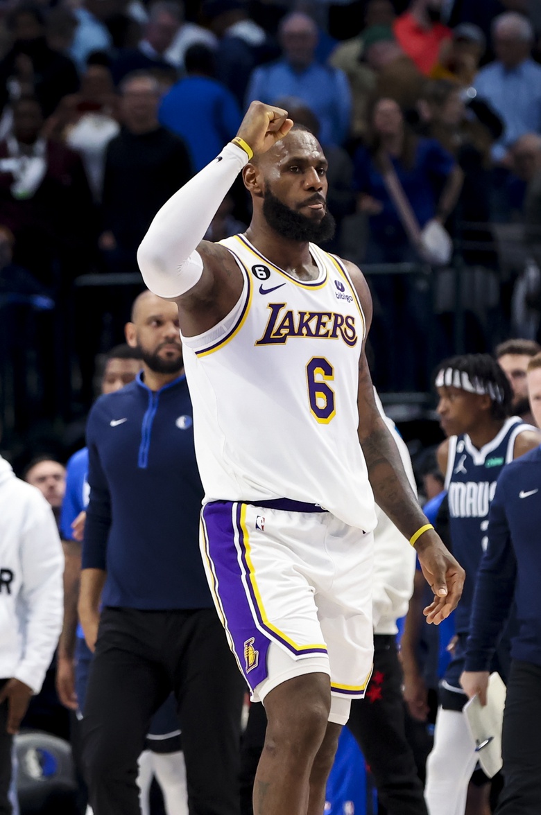 NBA picks today: Lakers vs. Raptors prediction, odds, over/under