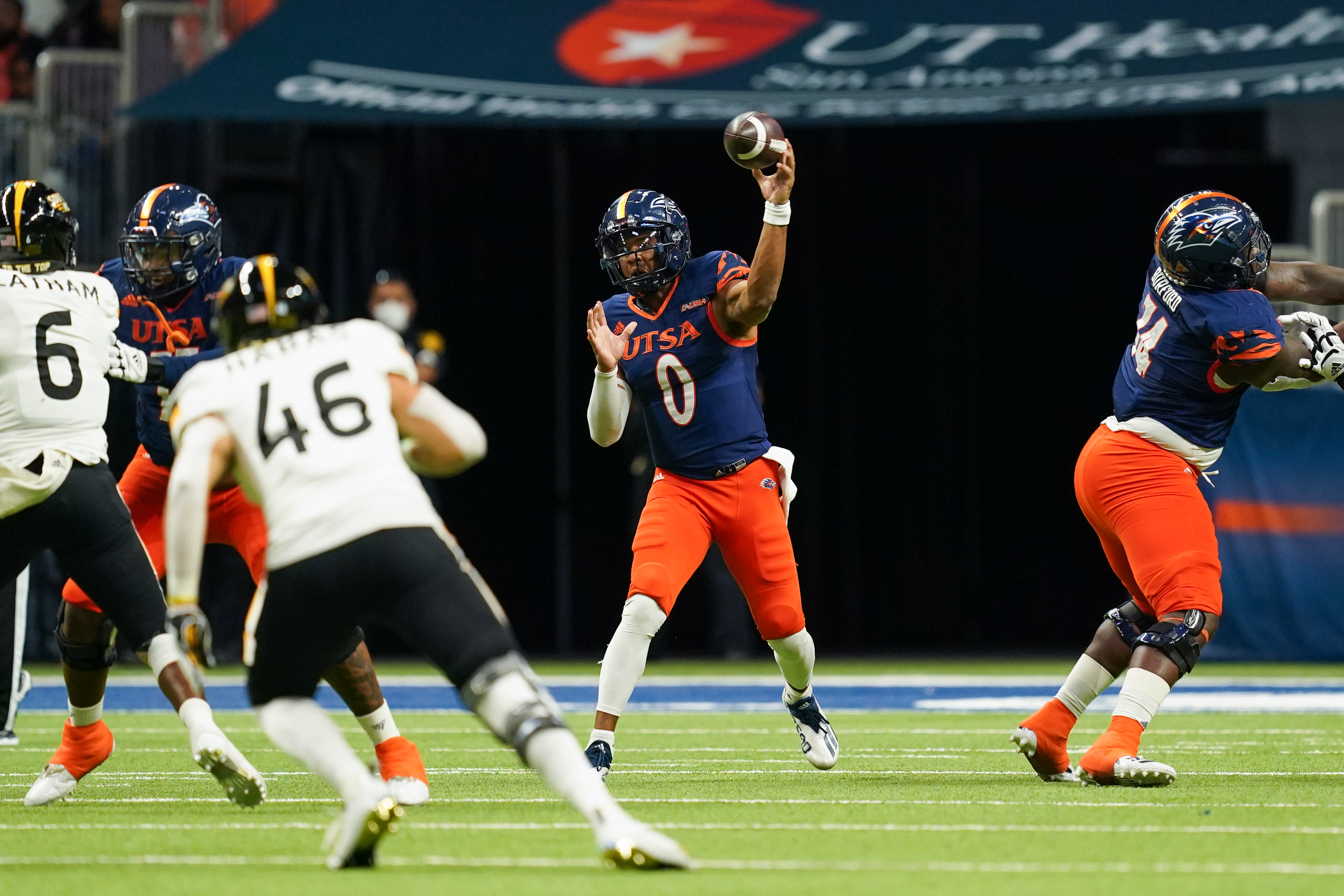 Houston Cougars vs UTSA Roadrunners Prediction, 9/3/2022 College Football Picks, Best Bets  & Odds