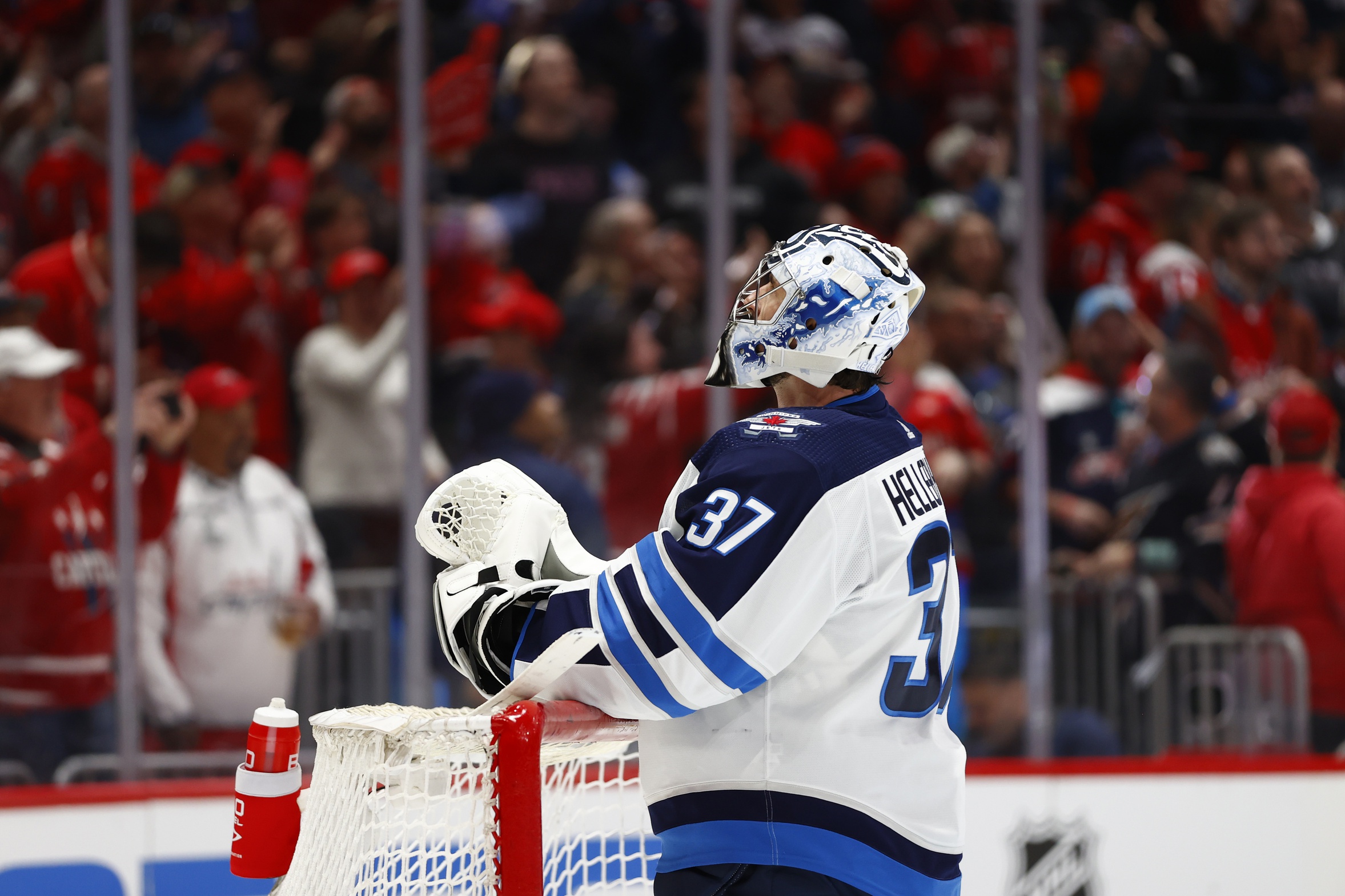 nhl picks Connor Hellebuyck Winnipeg Jets nhl picks predictions best bet odds