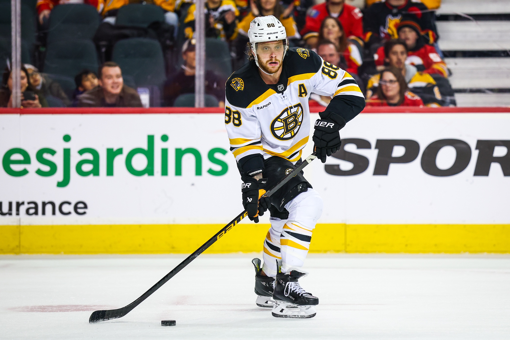 NHL totals betting advice hot and cold over and under teams David Pastrnak Boston Bruins