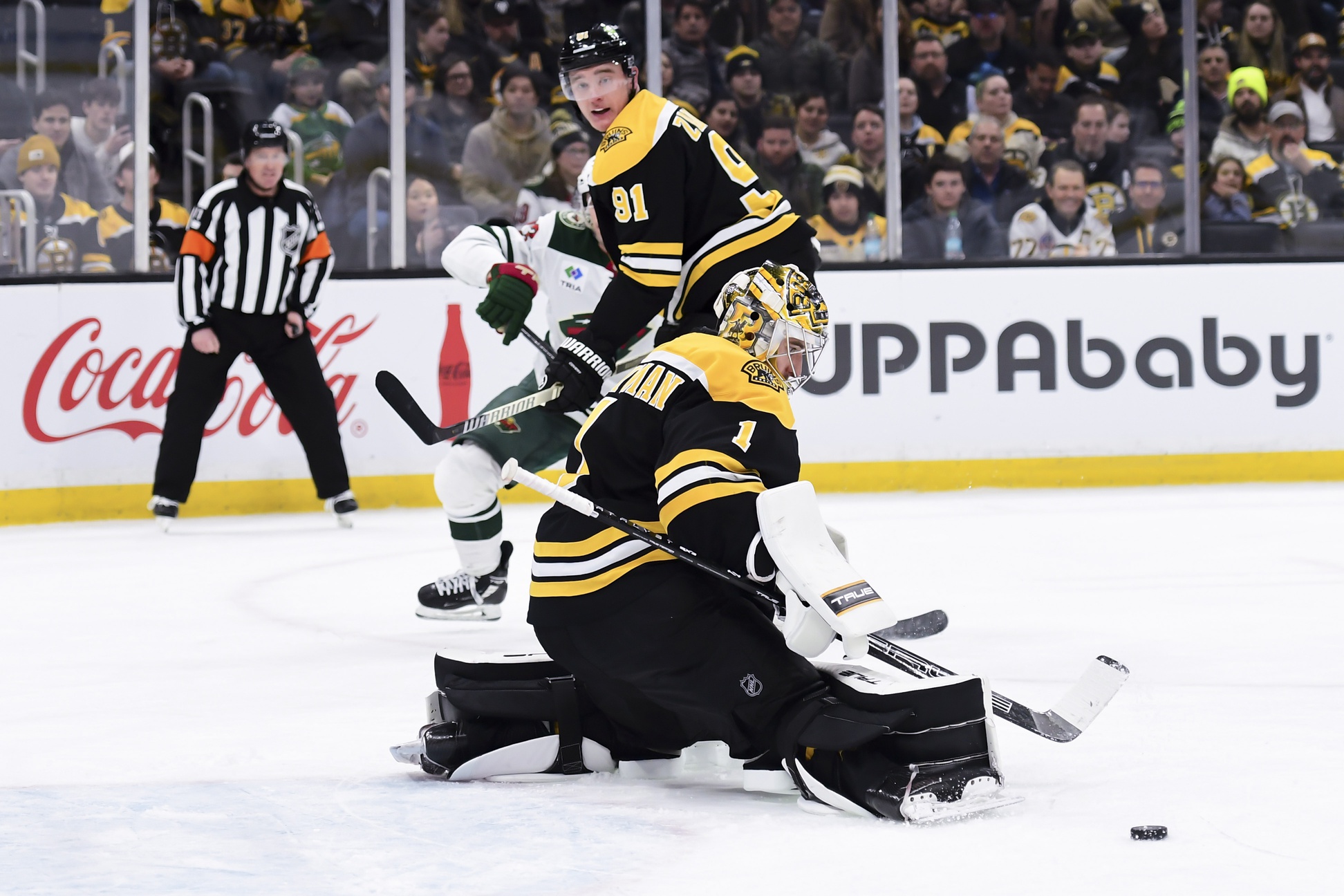 NHL totals betting advice hot and cold over under teams Jeremy Swayman Boston Bruins