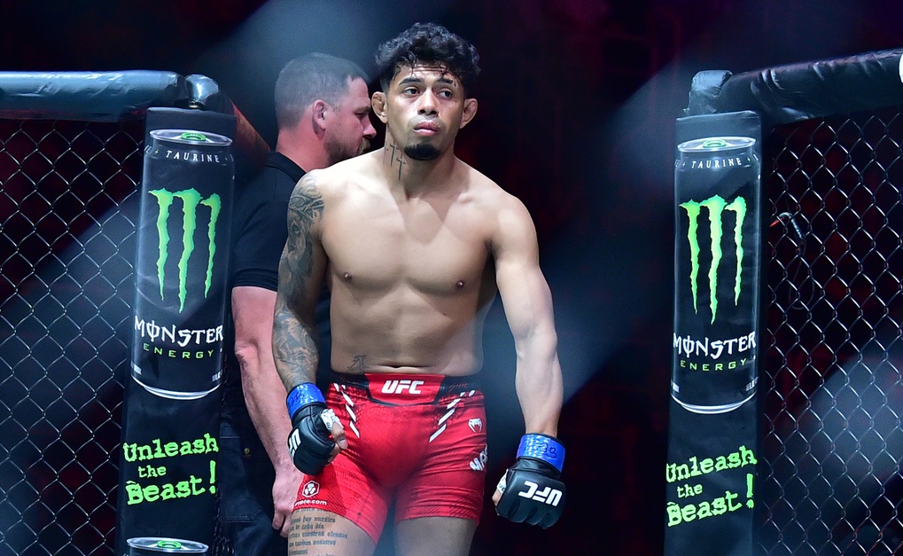 ufc picks Jonathan Martinez ufc predictions best bet odds