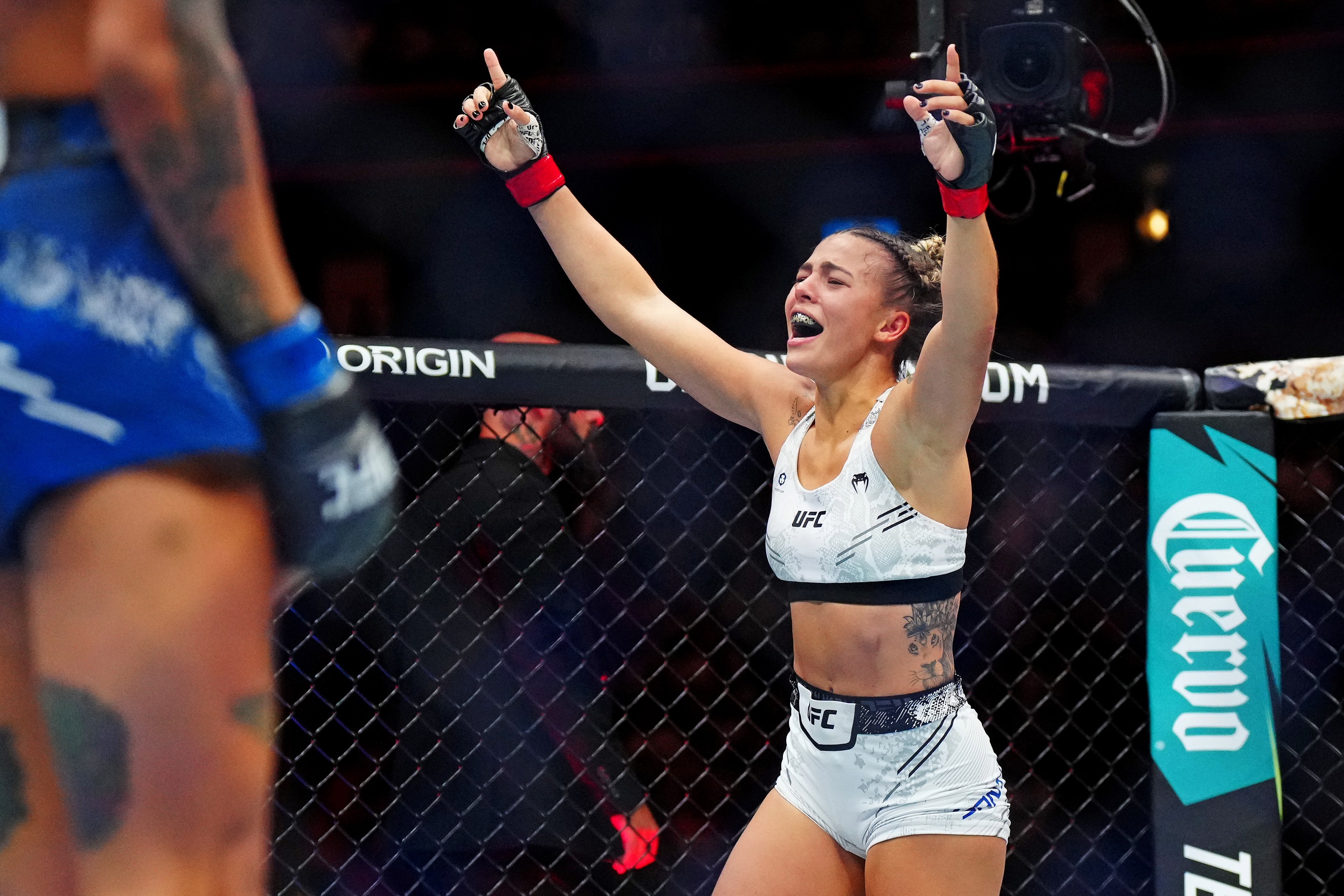 ufc picks Luana Santos ufc predictions best bet odds