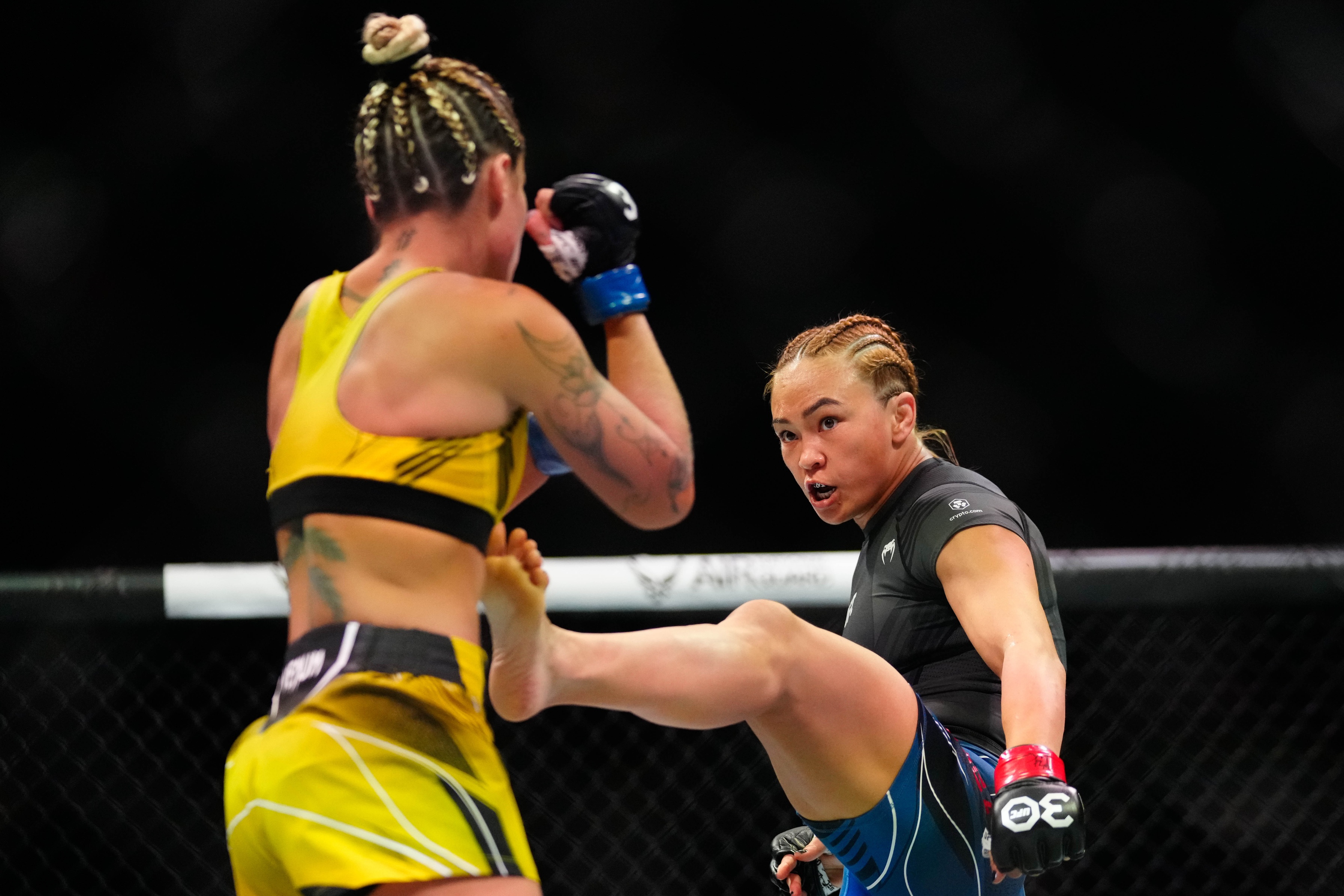 Michelle Waterson-Gomez vs Gillian Robertson Pick, 6/29/2024 Predictions UFC 303 Odds