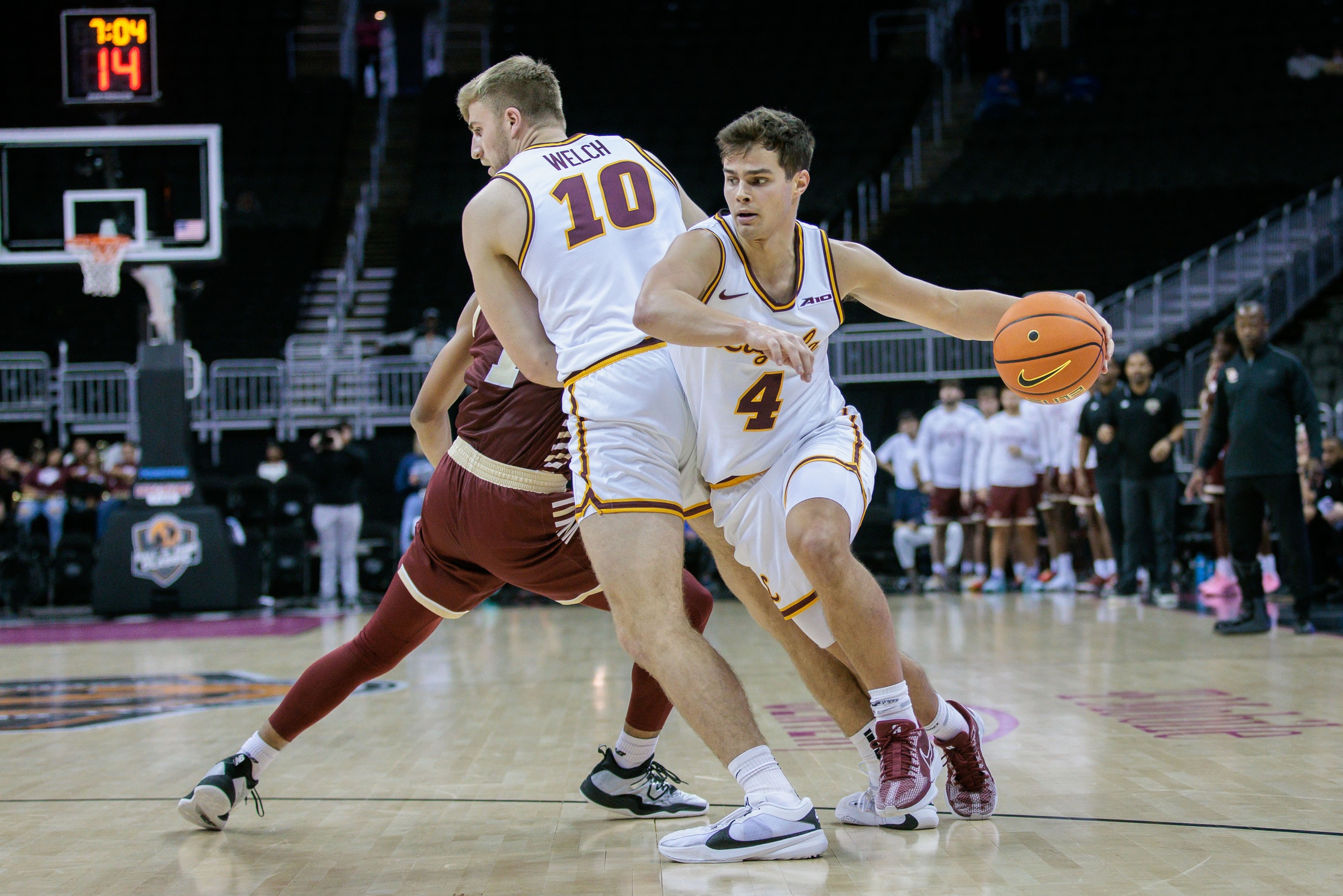 Loyola Ramblers vs Bradley Braves Prediction, 3/20/2024 College Basketball Picks, Best Bets & Odds