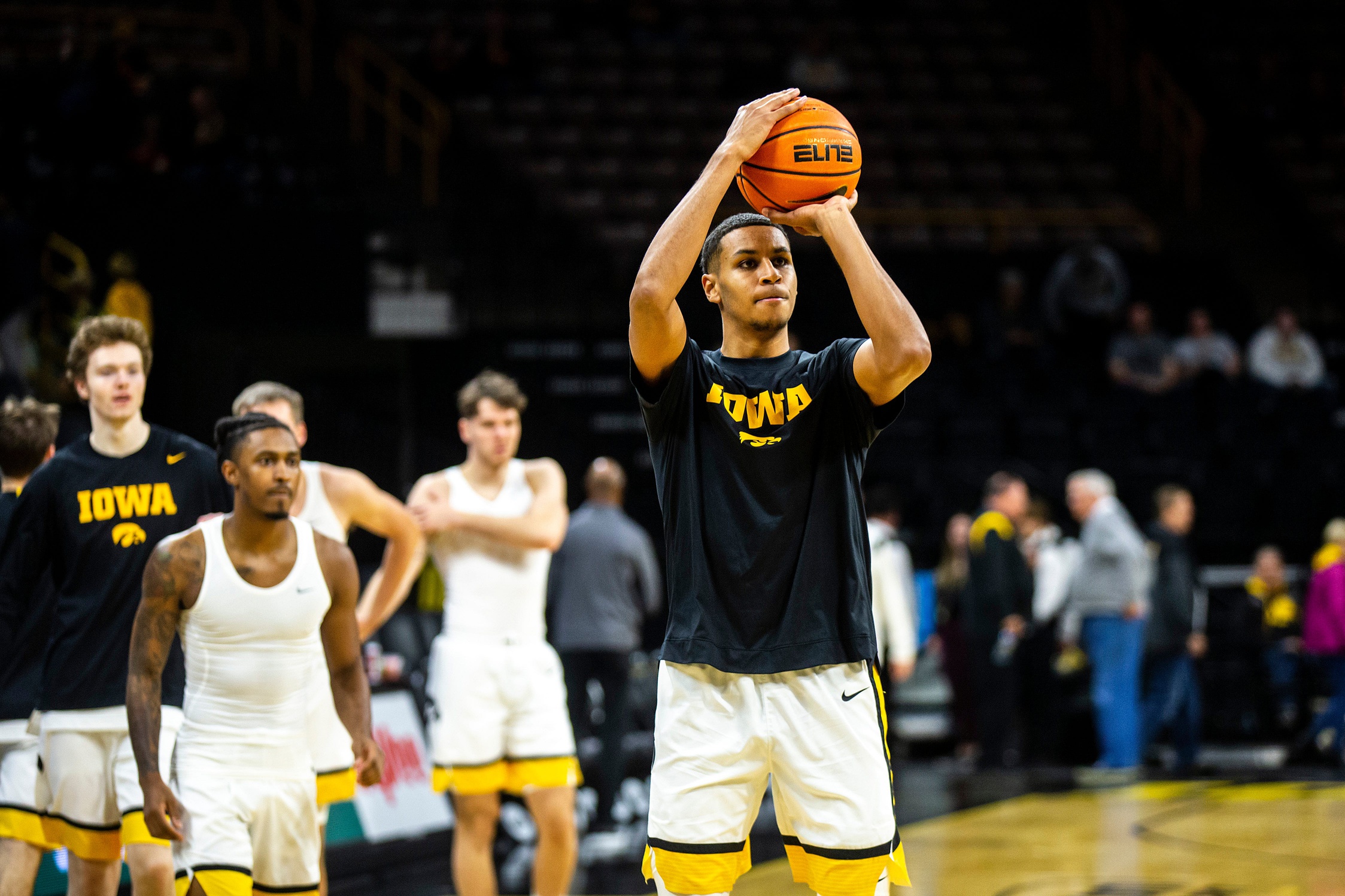 Omaha Mavericks vs Iowa Hawkeyes Prediction, 11/21/2022 College Basketball Picks, Best Bets & Odds