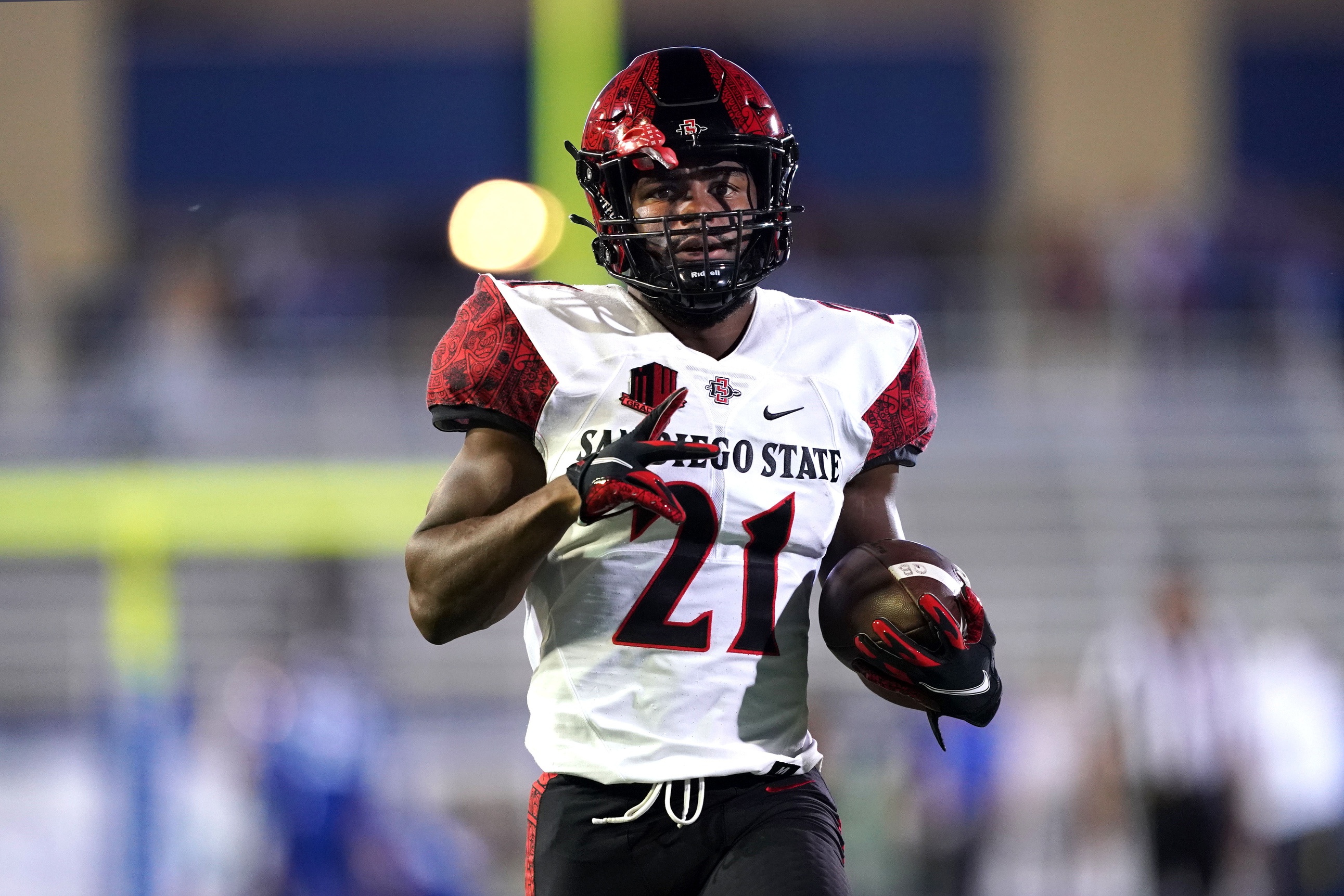 UNLV Runnin' Rebels vs San Diego State Aztecs Prediction, 11/5/2022 College Football Picks, Best Bets  & Odds