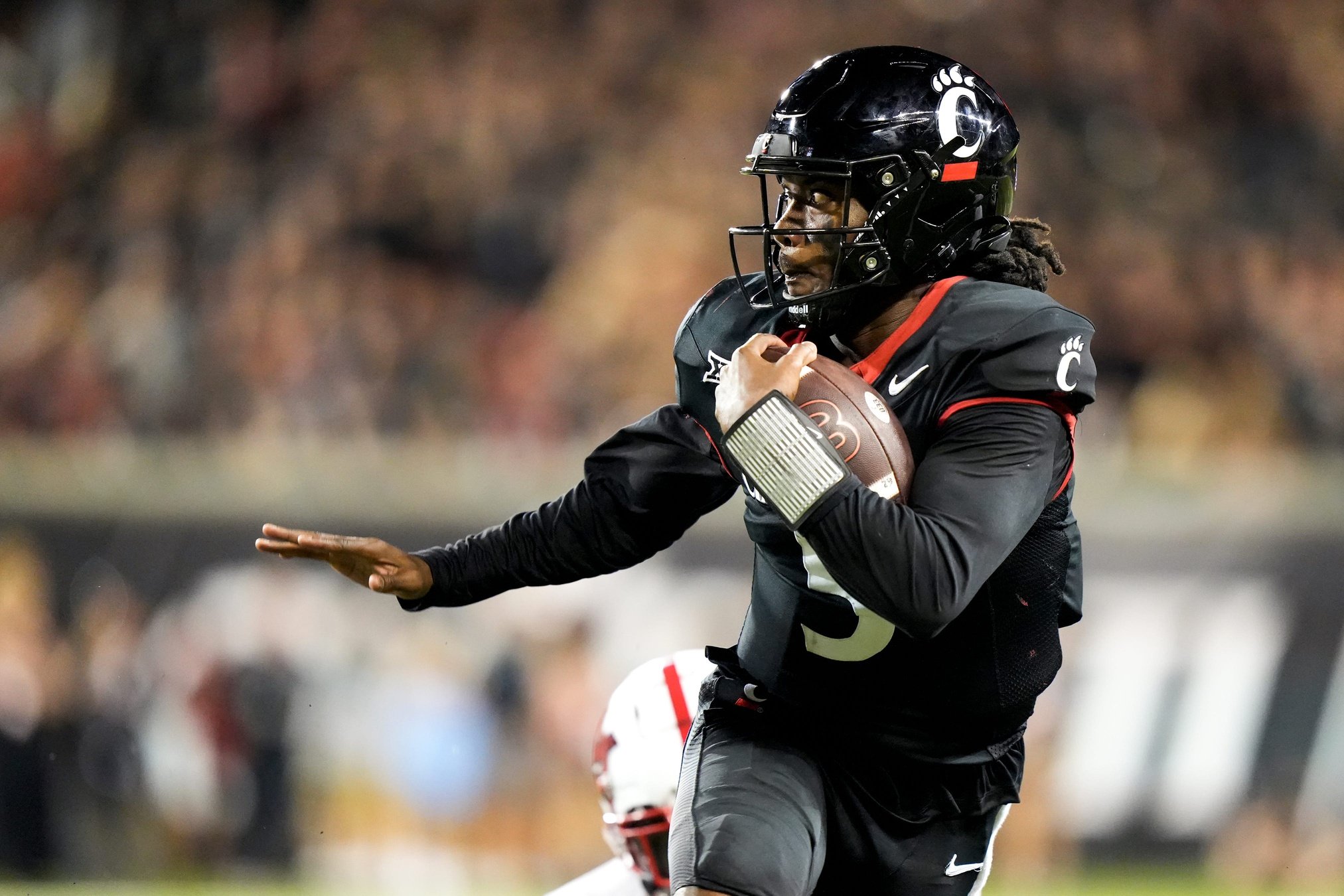 Kansas Jayhawks vs Cincinnati Bearcats Prediction, 11/25/2023 College Football Picks, Best Bets  & Odds