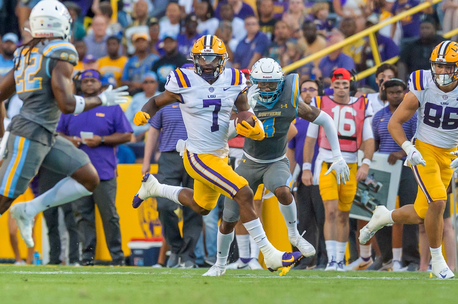 UAB Blazers vs LSU Tigers Prediction, 11/19/2022 College Football Picks, Best Bets  & Odds