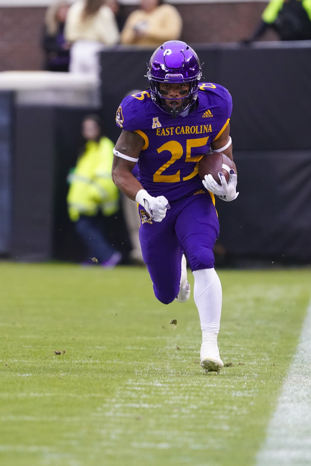 Navy Midshipmen vs East Carolina Pirates Prediction, 9/24/2022 College Football Picks, Best Bets  & Odds