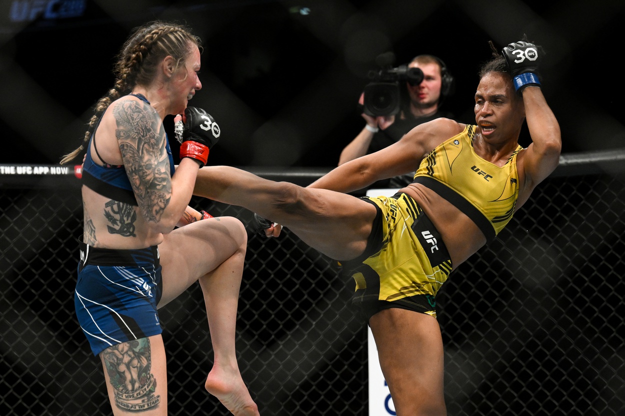 Luana Carolina vs Lucie Pudilova Pick, 7/20/2024 Predictions UFC Vegas 94 Odds